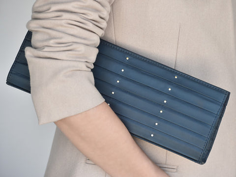 the 101 clutch in navy